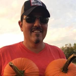 Meet your Posher, Lara